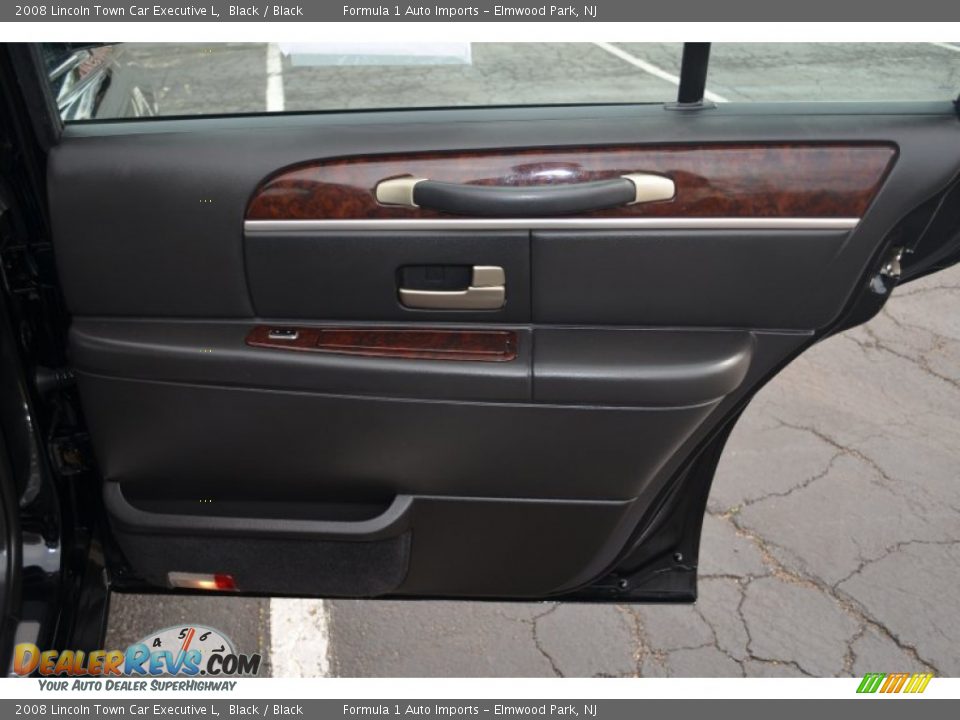 Door Panel of 2008 Lincoln Town Car Executive L Photo #22