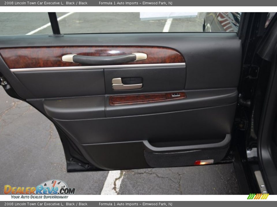 Door Panel of 2008 Lincoln Town Car Executive L Photo #23