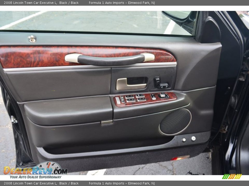 Door Panel of 2008 Lincoln Town Car Executive L Photo #24