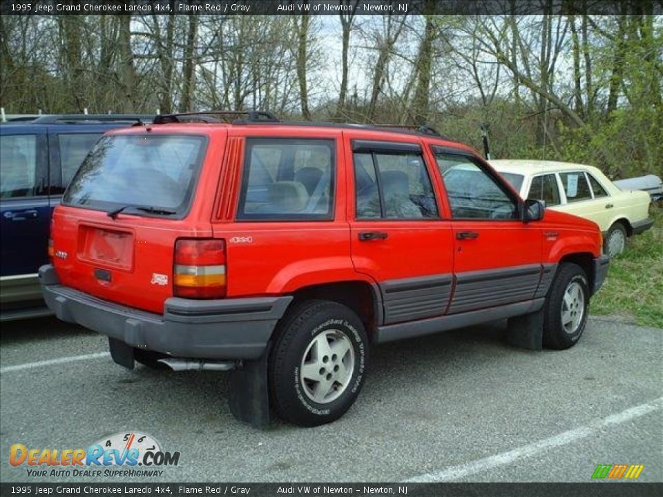 1995 Jeep Grand Cherokee Laredo 4x4 Flame Red / Gray Photo #6