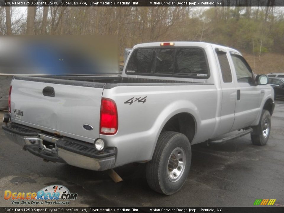 Silver Metallic 2004 Ford F250 Super Duty XLT SuperCab 4x4 Photo #2