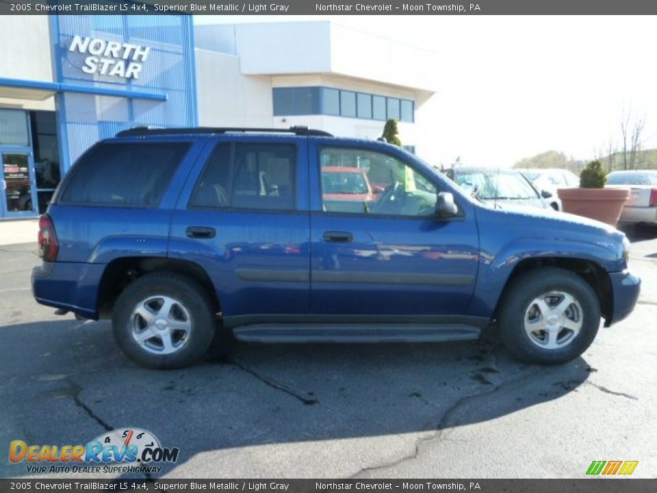 2005 Chevrolet TrailBlazer LS 4x4 Superior Blue Metallic / Light Gray Photo #2