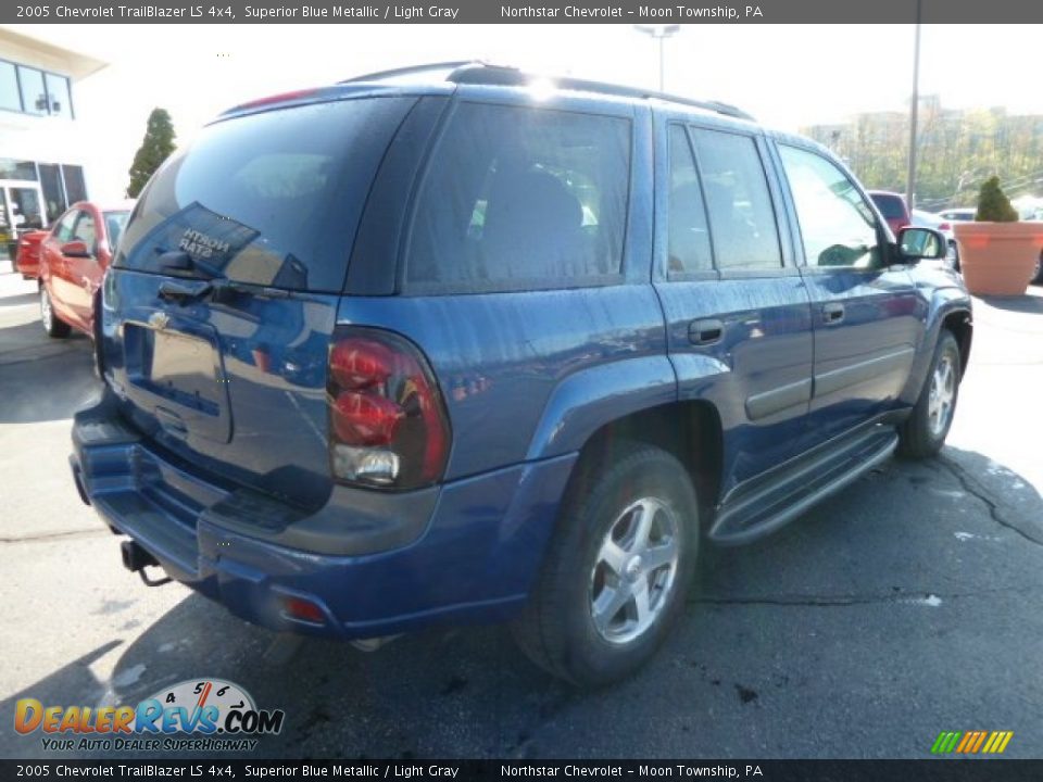2005 Chevrolet TrailBlazer LS 4x4 Superior Blue Metallic / Light Gray Photo #3