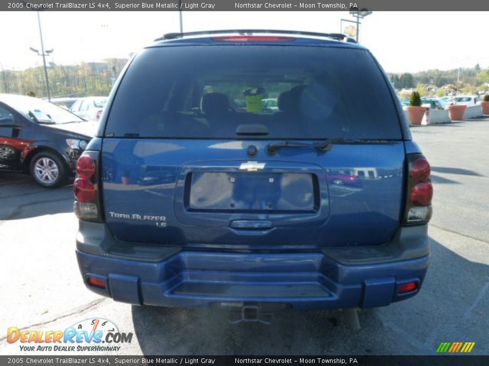 2005 Chevrolet TrailBlazer LS 4x4 Superior Blue Metallic / Light Gray Photo #4
