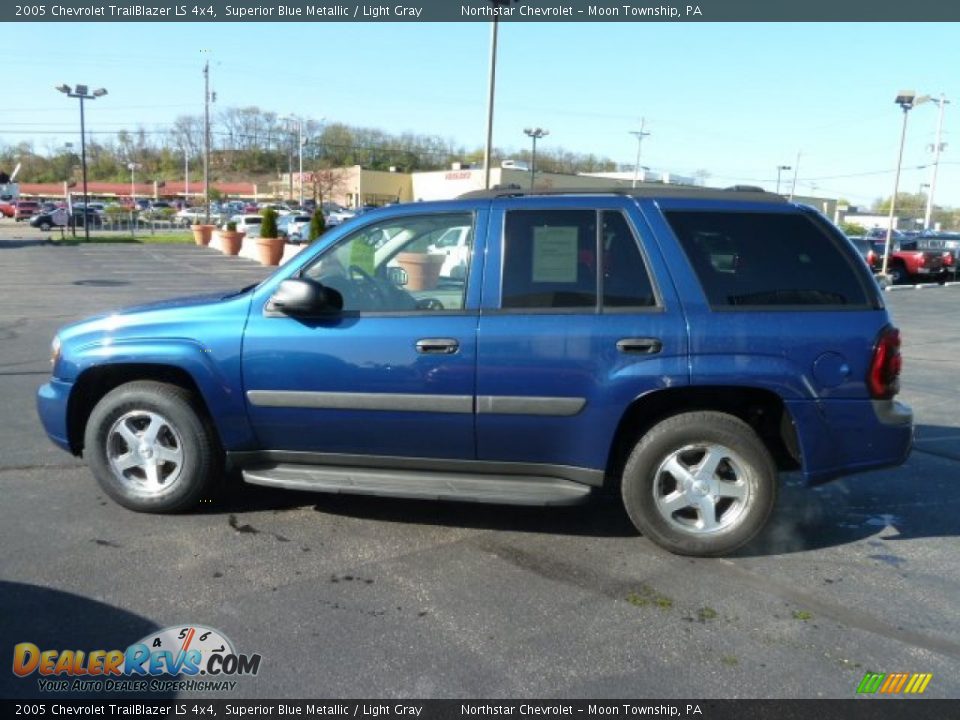 2005 Chevrolet TrailBlazer LS 4x4 Superior Blue Metallic / Light Gray Photo #6