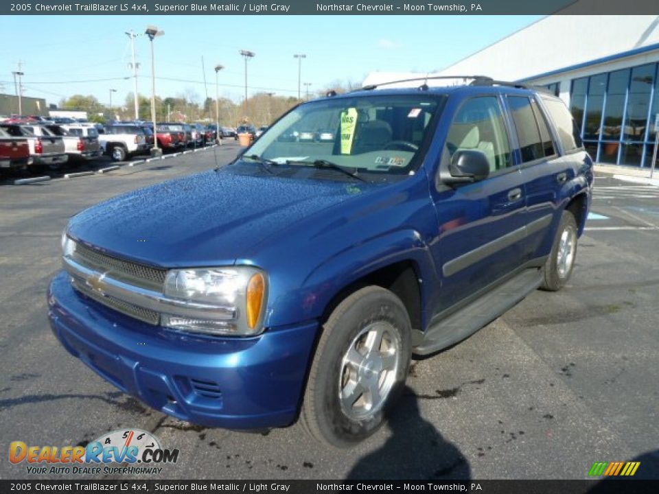 2005 Chevrolet TrailBlazer LS 4x4 Superior Blue Metallic / Light Gray Photo #7