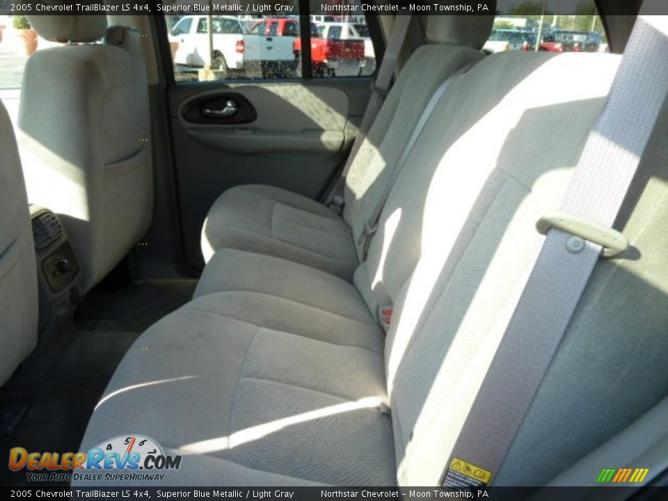 2005 Chevrolet TrailBlazer LS 4x4 Superior Blue Metallic / Light Gray Photo #11
