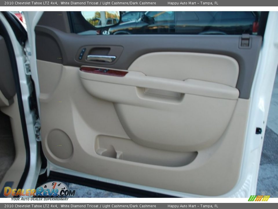 2010 Chevrolet Tahoe LTZ 4x4 White Diamond Tricoat / Light Cashmere/Dark Cashmere Photo #16