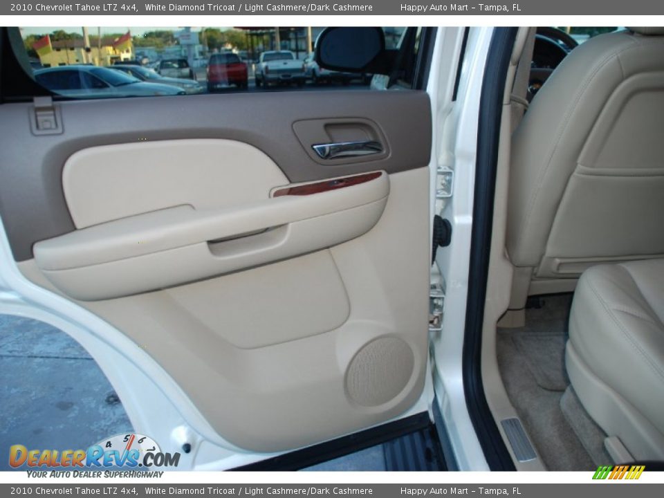2010 Chevrolet Tahoe LTZ 4x4 White Diamond Tricoat / Light Cashmere/Dark Cashmere Photo #22