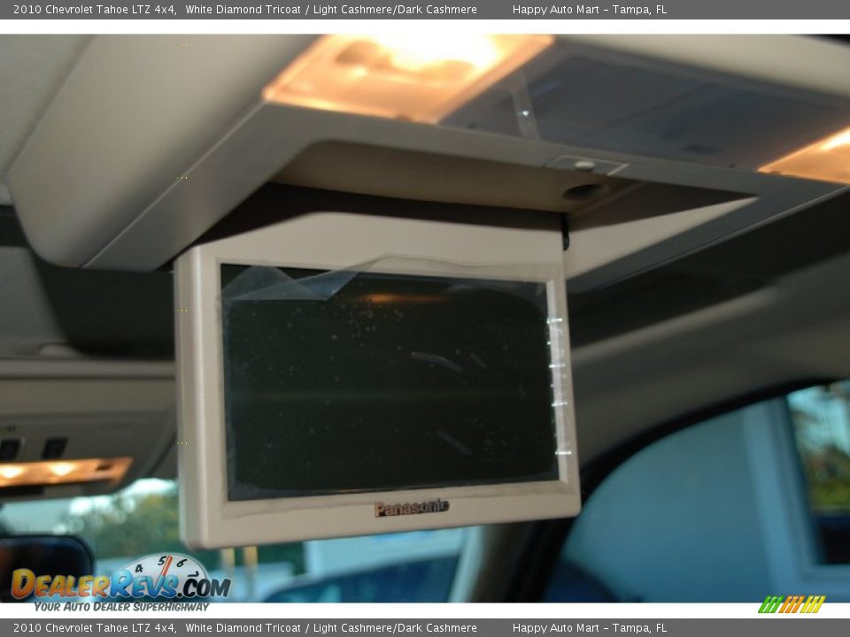2010 Chevrolet Tahoe LTZ 4x4 White Diamond Tricoat / Light Cashmere/Dark Cashmere Photo #28