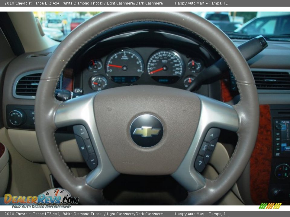 2010 Chevrolet Tahoe LTZ 4x4 White Diamond Tricoat / Light Cashmere/Dark Cashmere Photo #32