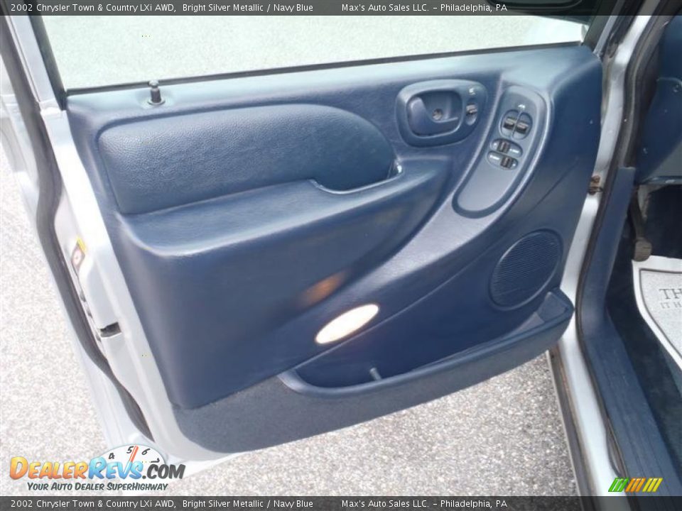 Door Panel of 2002 Chrysler Town & Country LXi AWD Photo #35