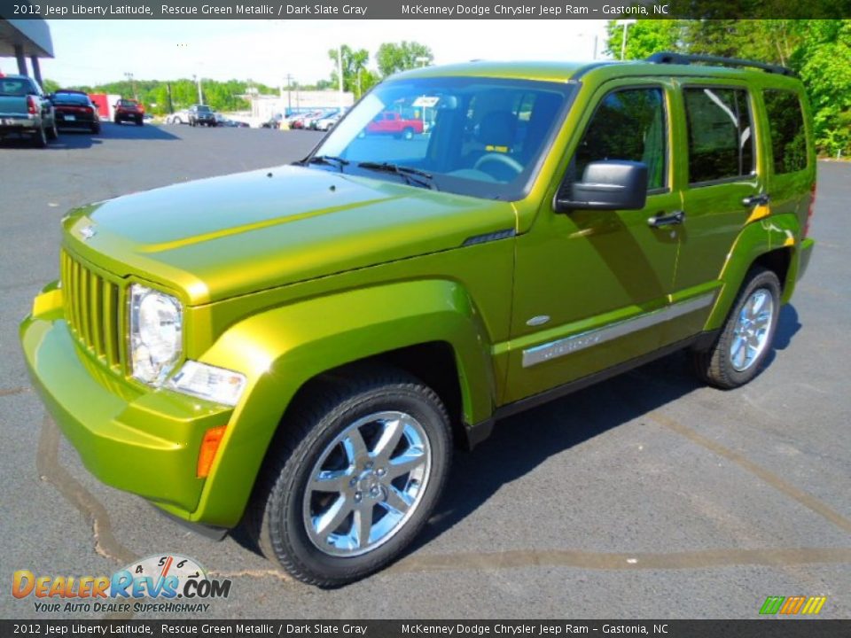 Front 3/4 View of 2012 Jeep Liberty Latitude Photo #1