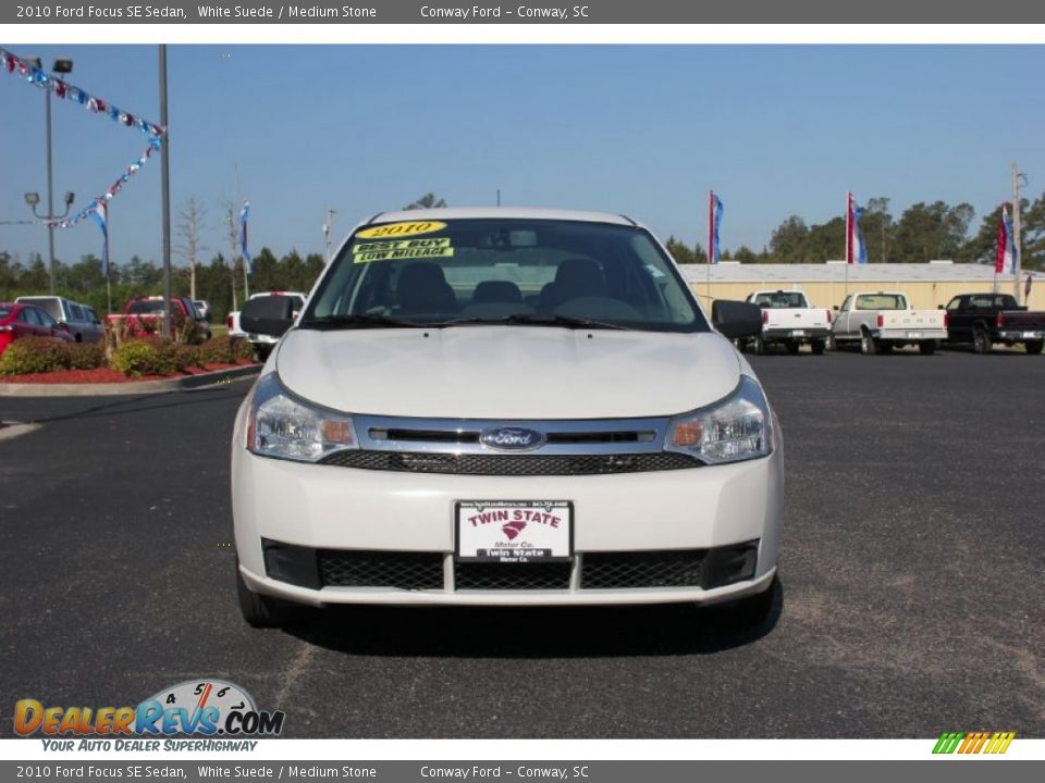 2010 Ford Focus SE Sedan White Suede / Medium Stone Photo #2