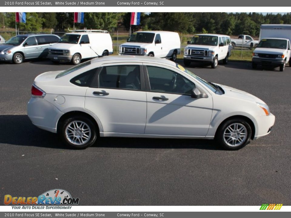 2010 Ford Focus SE Sedan White Suede / Medium Stone Photo #4