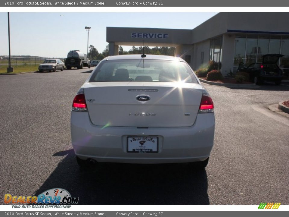 2010 Ford Focus SE Sedan White Suede / Medium Stone Photo #6