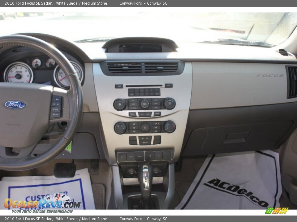 2010 Ford Focus SE Sedan White Suede / Medium Stone Photo #14