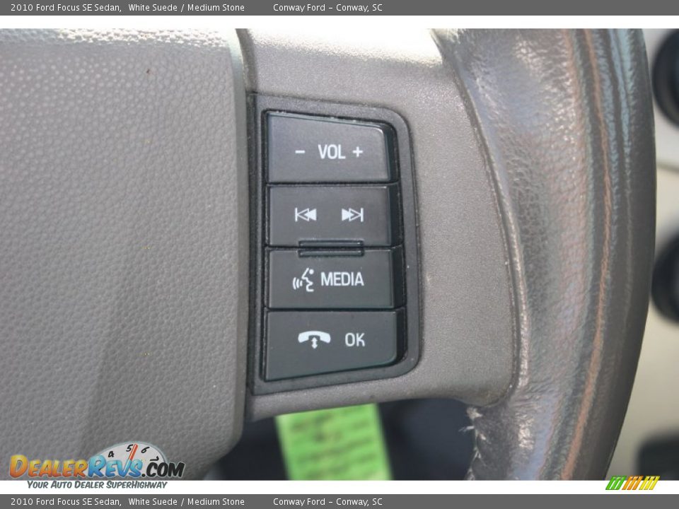 2010 Ford Focus SE Sedan White Suede / Medium Stone Photo #22