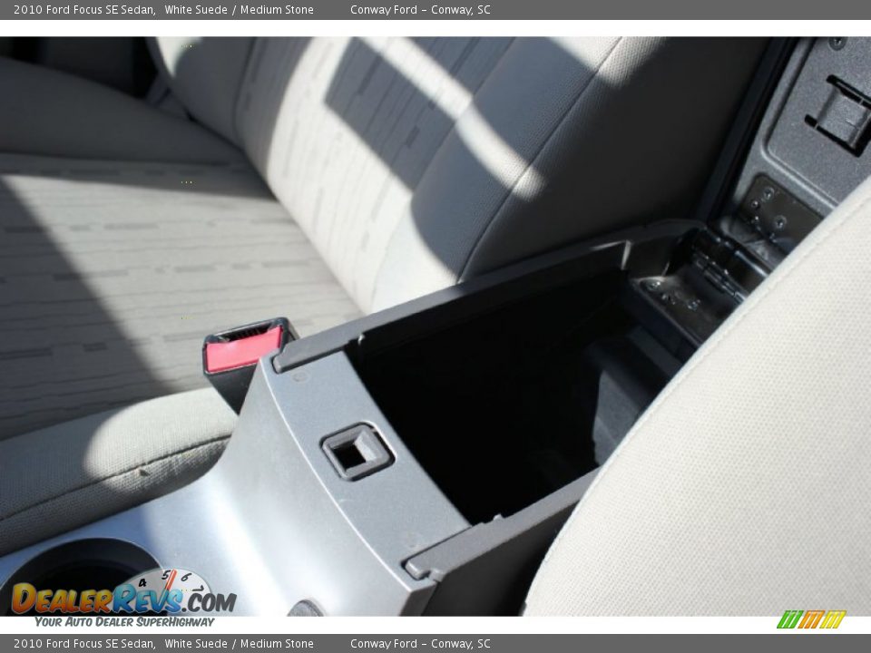 2010 Ford Focus SE Sedan White Suede / Medium Stone Photo #29