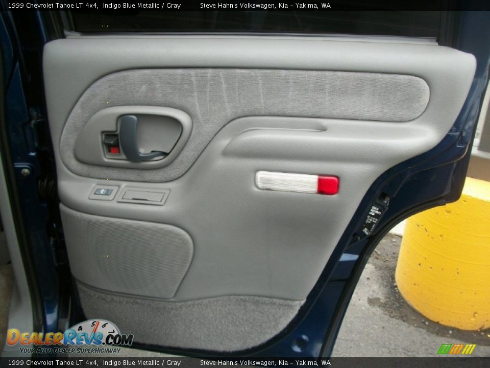 1999 Chevrolet Tahoe LT 4x4 Indigo Blue Metallic / Gray Photo #26