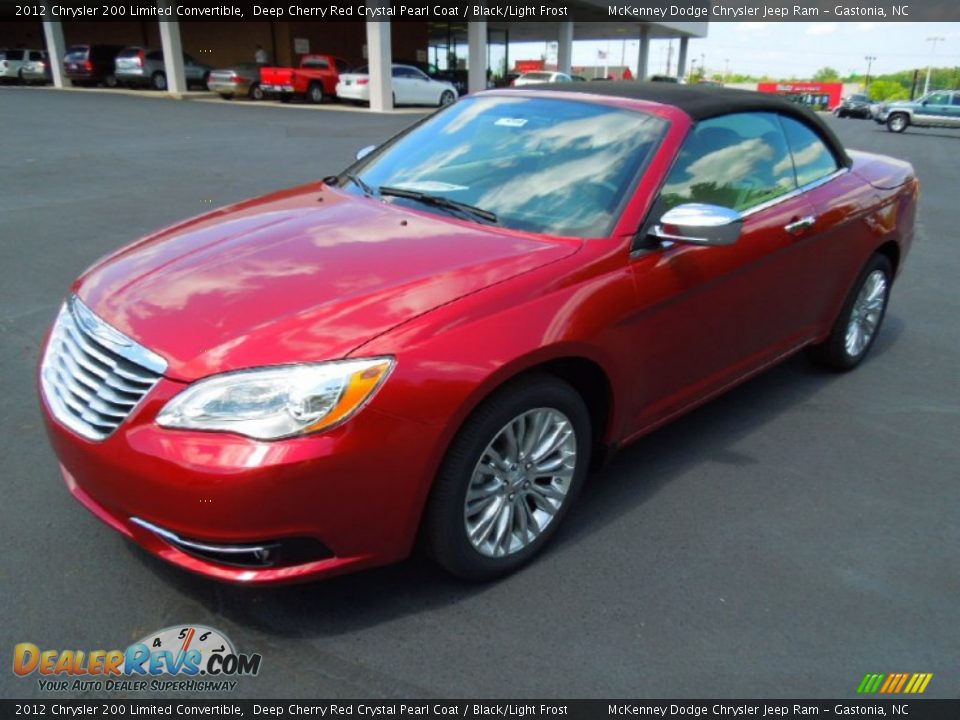 Front 3/4 View of 2012 Chrysler 200 Limited Convertible Photo #1