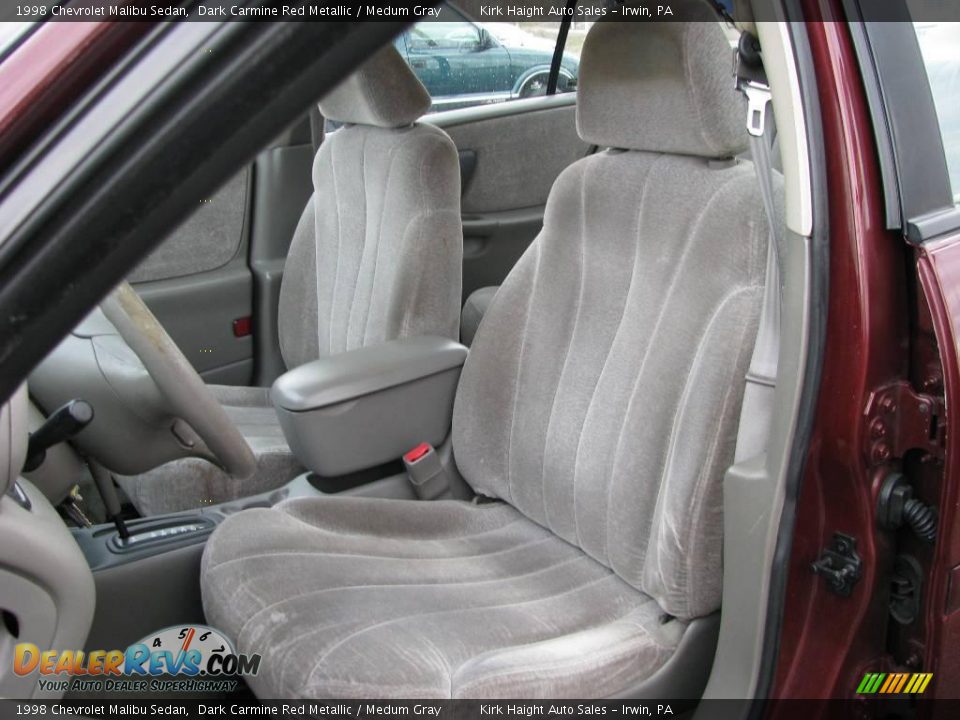 Front Seat of 1998 Chevrolet Malibu Sedan Photo #3