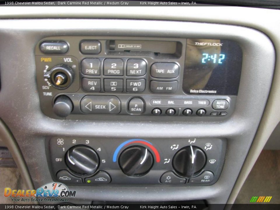 Controls of 1998 Chevrolet Malibu Sedan Photo #14