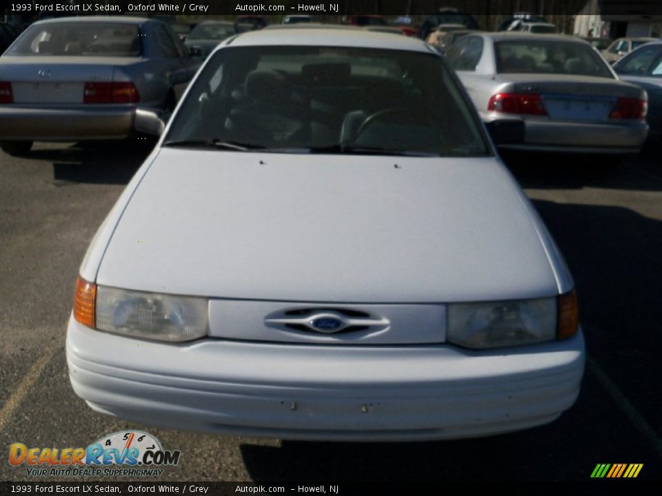 1993 Ford Escort LX Sedan Oxford White / Grey Photo #1