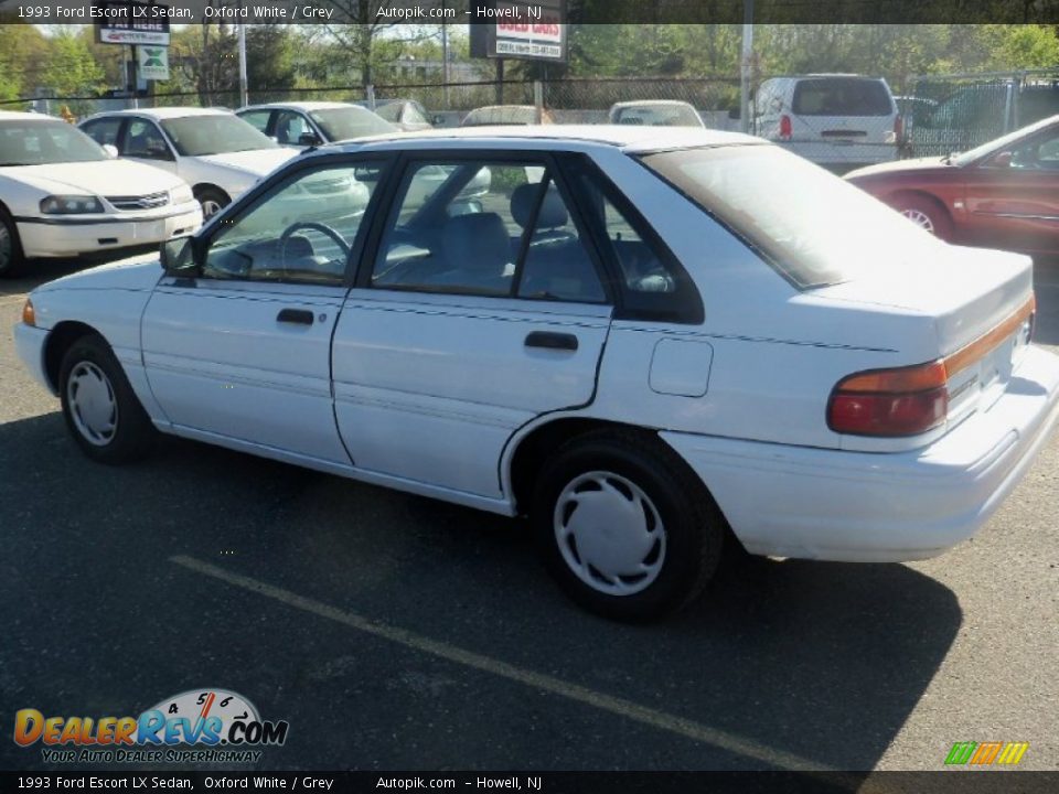 1993 Ford Escort LX Sedan Oxford White / Grey Photo #5