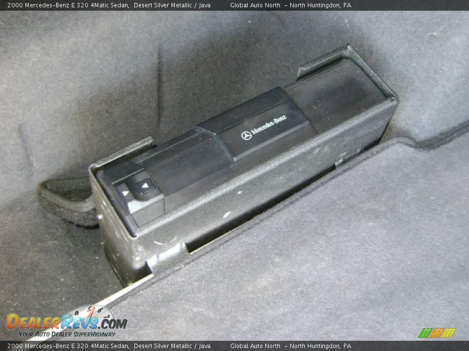 2000 Mercedes-Benz E 320 4Matic Sedan Desert Silver Metallic / Java Photo #11