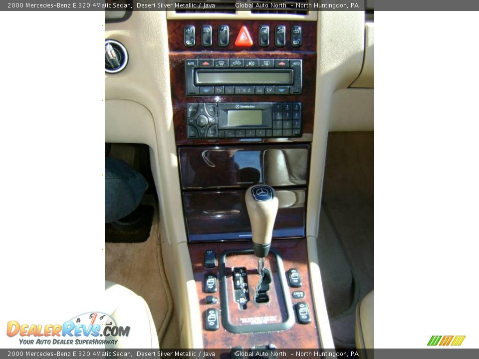2000 Mercedes-Benz E 320 4Matic Sedan Desert Silver Metallic / Java Photo #17