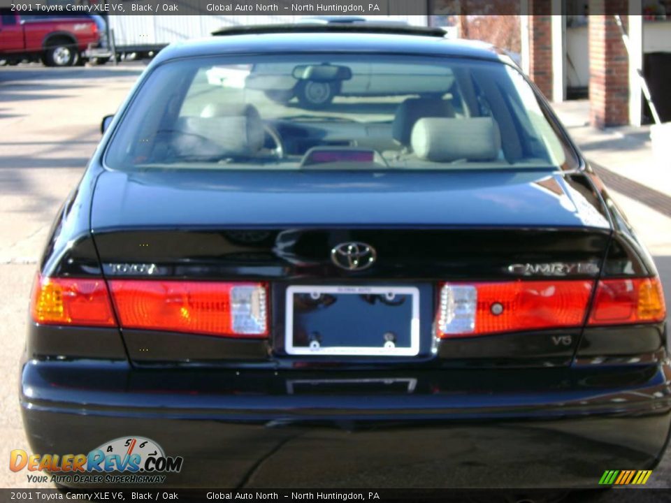 2001 Toyota Camry XLE V6 Black / Oak Photo #4