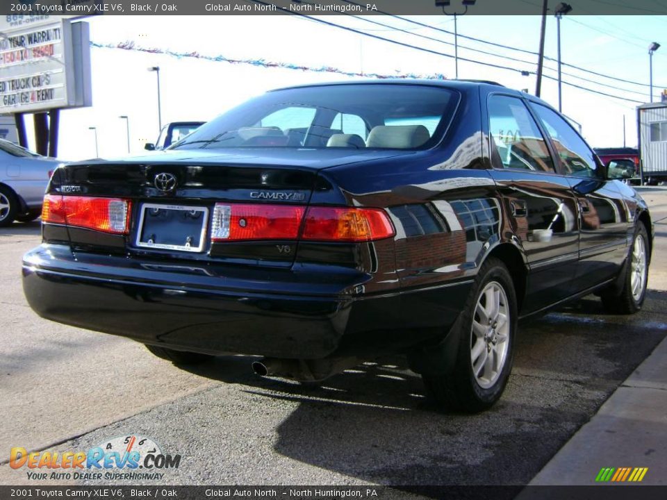 2001 Toyota Camry XLE V6 Black / Oak Photo #5