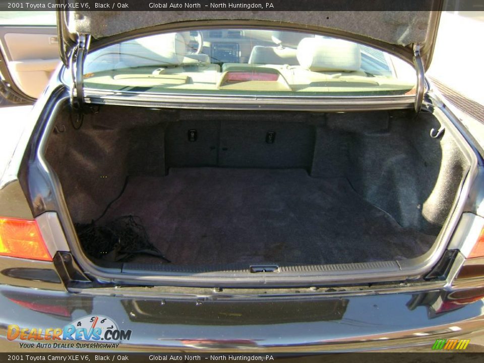 2001 Toyota Camry XLE V6 Black / Oak Photo #26