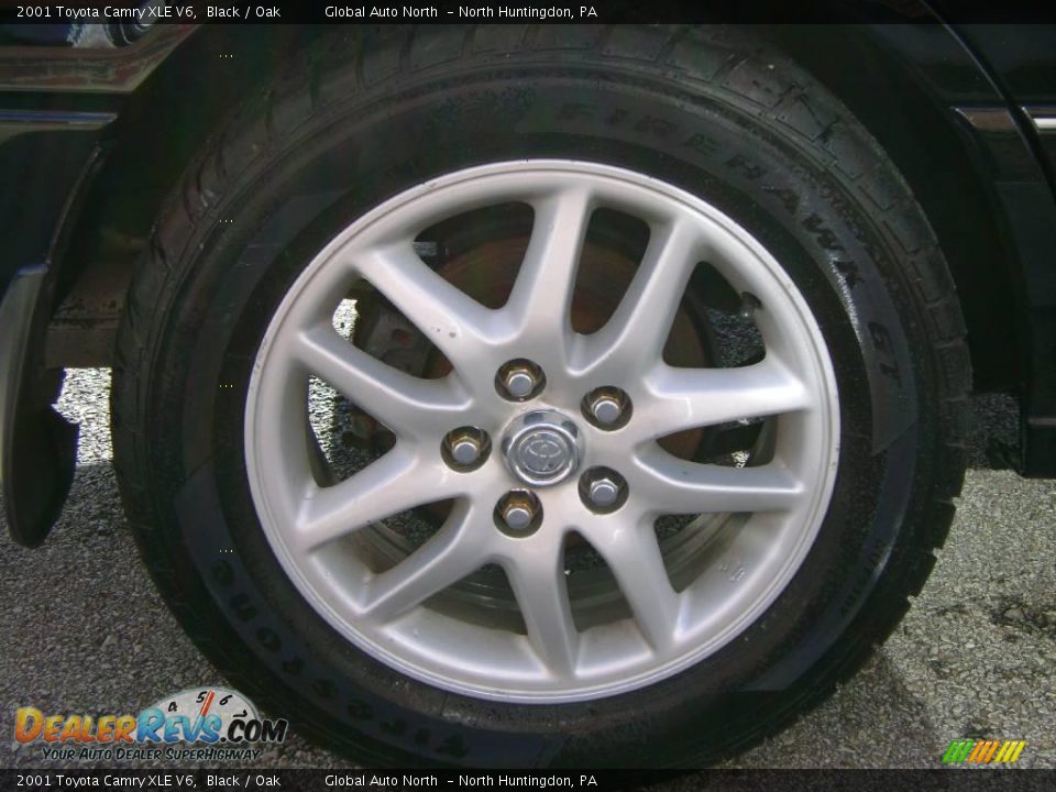 2001 Toyota Camry XLE V6 Black / Oak Photo #33