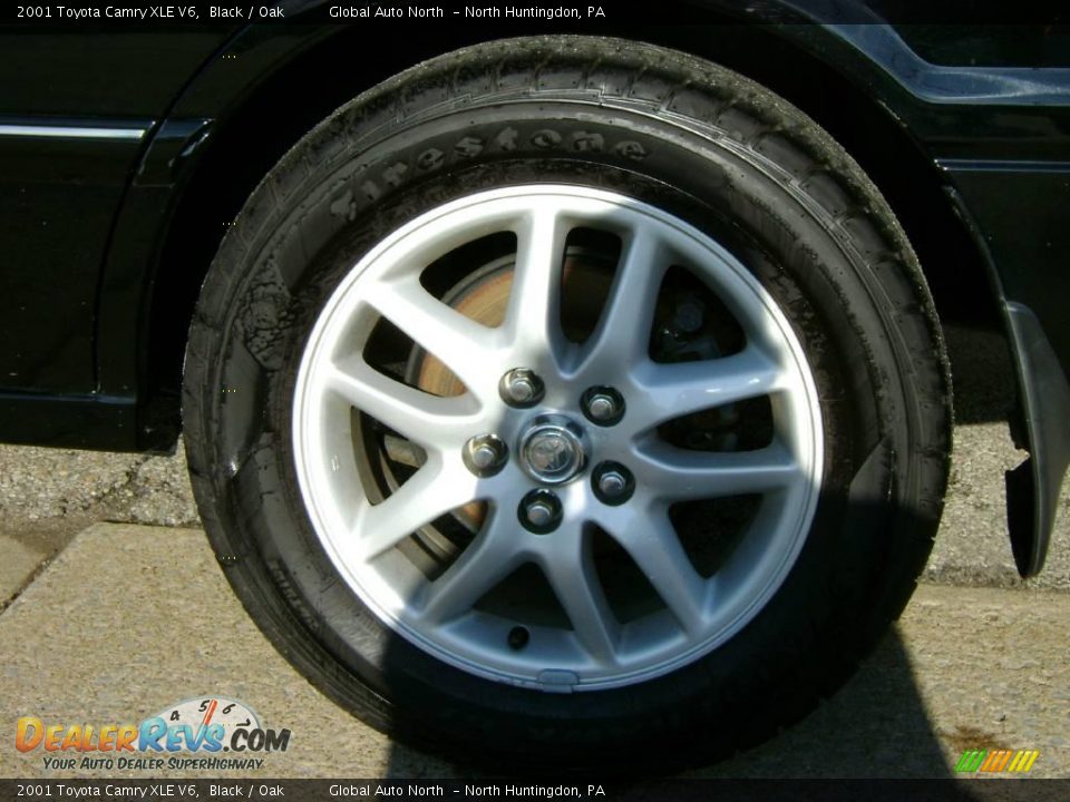 2001 Toyota Camry XLE V6 Black / Oak Photo #34