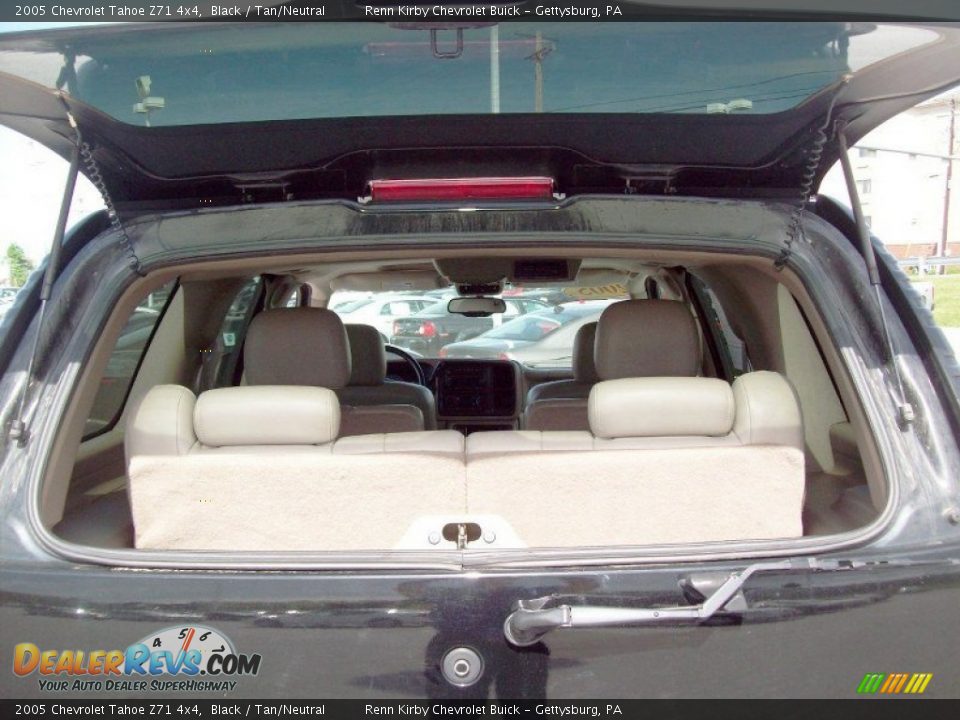 2005 Chevrolet Tahoe Z71 4x4 Black / Tan/Neutral Photo #21
