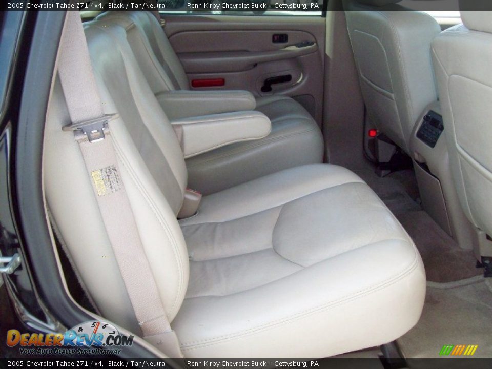 2005 Chevrolet Tahoe Z71 4x4 Black / Tan/Neutral Photo #24