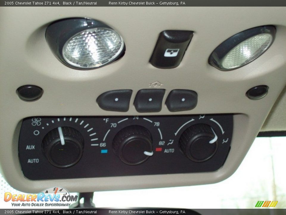 2005 Chevrolet Tahoe Z71 4x4 Black / Tan/Neutral Photo #30