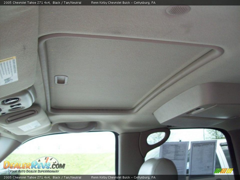 2005 Chevrolet Tahoe Z71 4x4 Black / Tan/Neutral Photo #31