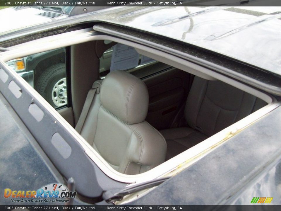 2005 Chevrolet Tahoe Z71 4x4 Black / Tan/Neutral Photo #33