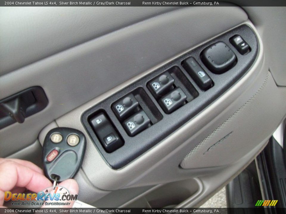 2004 Chevrolet Tahoe LS 4x4 Silver Birch Metallic / Gray/Dark Charcoal Photo #5