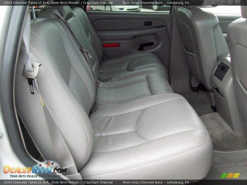 2004 Chevrolet Tahoe LS 4x4 Silver Birch Metallic / Gray/Dark Charcoal Photo #23