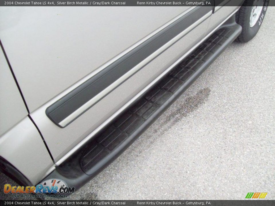 2004 Chevrolet Tahoe LS 4x4 Silver Birch Metallic / Gray/Dark Charcoal Photo #31