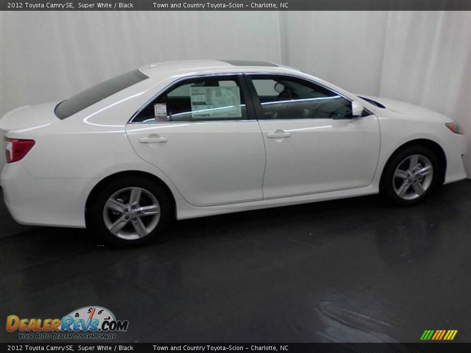 2012 Toyota Camry SE Super White / Black Photo #2