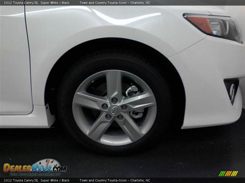 2012 Toyota Camry SE Super White / Black Photo #3