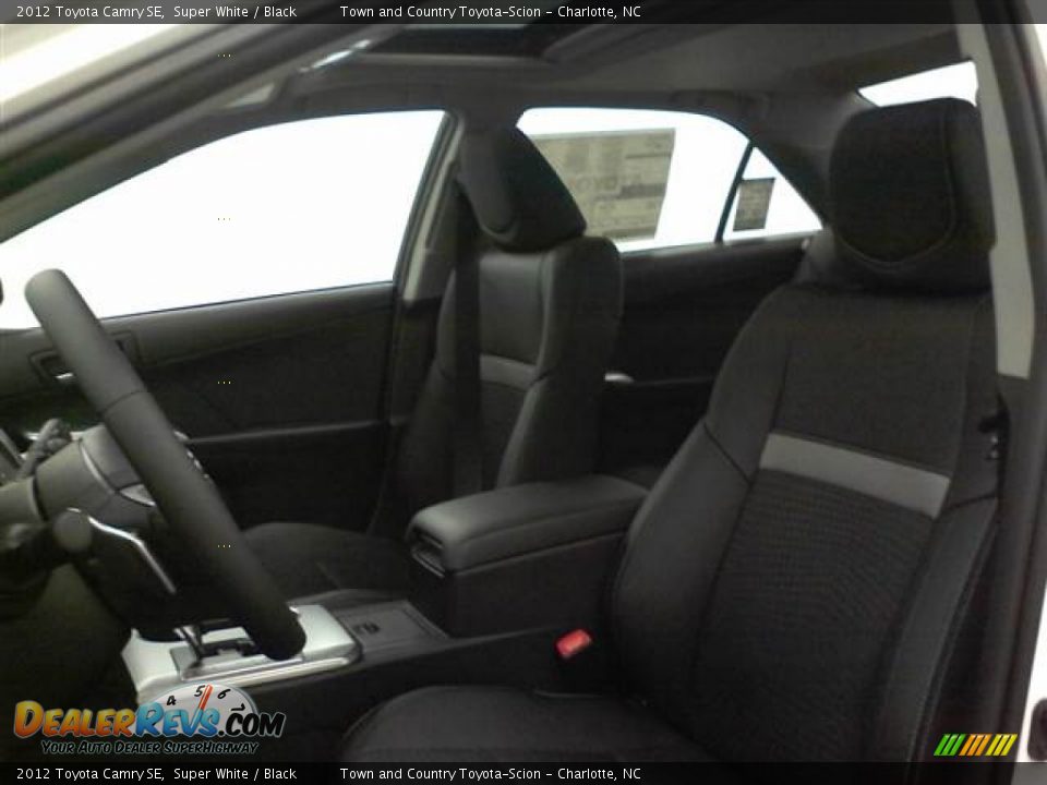 2012 Toyota Camry SE Super White / Black Photo #9