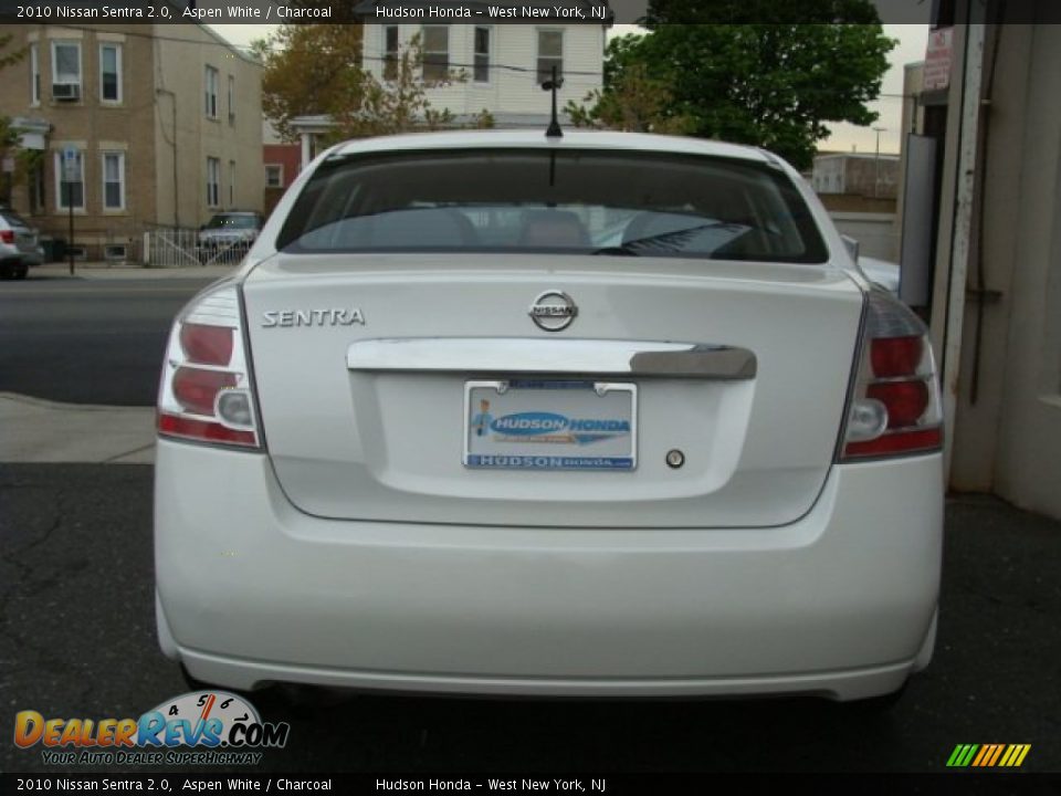 2010 Nissan Sentra 2.0 Aspen White / Charcoal Photo #5