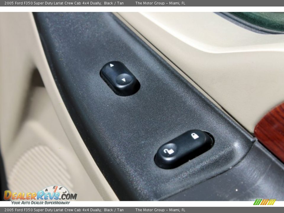 2005 Ford F350 Super Duty Lariat Crew Cab 4x4 Dually Black / Tan Photo #32