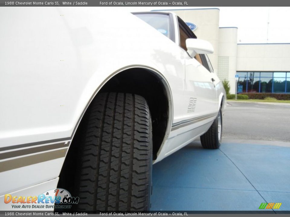 1988 Chevrolet Monte Carlo SS White / Saddle Photo #13